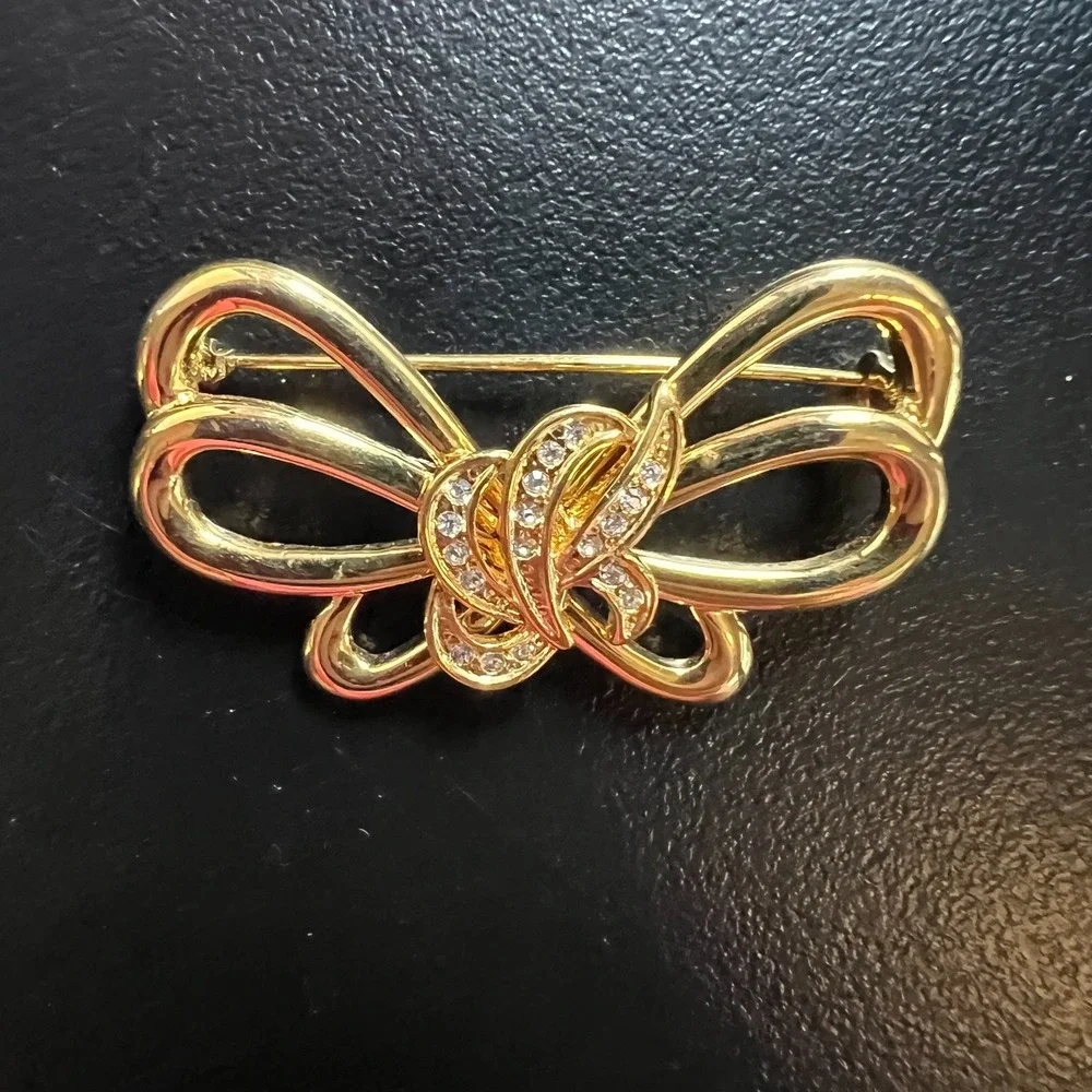 Gold‎ Tone Bow Brooch Rhinestone Accents Elegant Vintage Inspired Ribbon Pin
